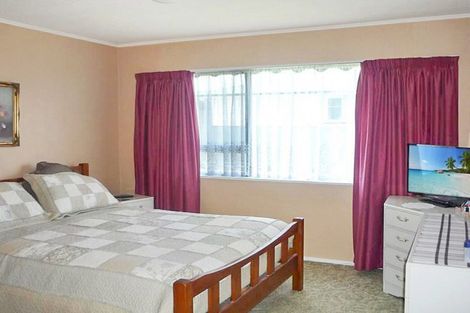 Photo of property in 1/15 Gebbie Road, Taradale, Napier, 4112