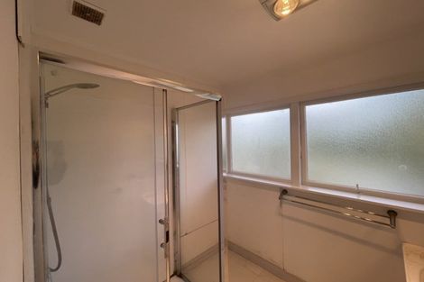 Photo of property in 30 Ramillies Place, Glenfield, Auckland, 0629