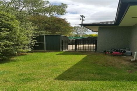 Photo of property in 108 Simpson Road, Henderson Valley, Auckland, 0614