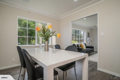 Photo of property in 2/73 Botany Road, Botany Downs, Auckland, 2010