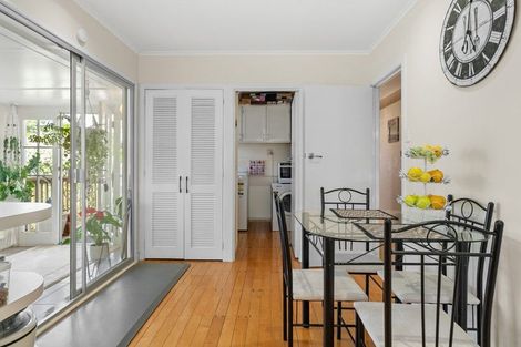 Photo of property in 27 Miro Road, Mangere Bridge, Auckland, 2022