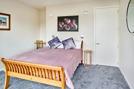 Photo of property in 31 Pendennis Point, Camborne, Porirua, 5026