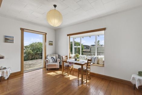 Photo of property in 20 Cameron Street, New Plymouth, 4310