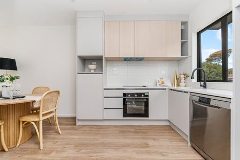 Photo of property in 3/442 Old Te Atatu Road, Te Atatu Peninsula, Auckland, 0610