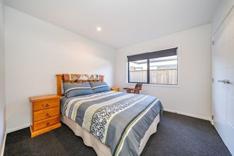 Photo of property in 100 Riverstone Drive, Riverstone Terraces, Upper Hutt, 5018
