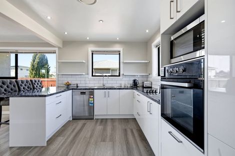 Photo of property in 6 Carbine Place, Sockburn, Christchurch, 8042