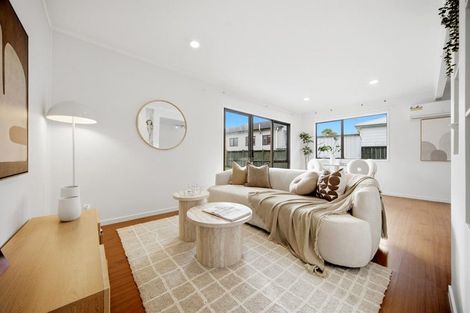 Photo of property in 2/327 Bucklands Beach Road, Bucklands Beach, Auckland, 2012