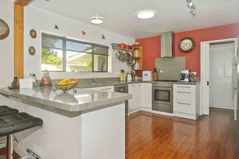 Photo of property in 8 Domain Road, Otaki, 5512