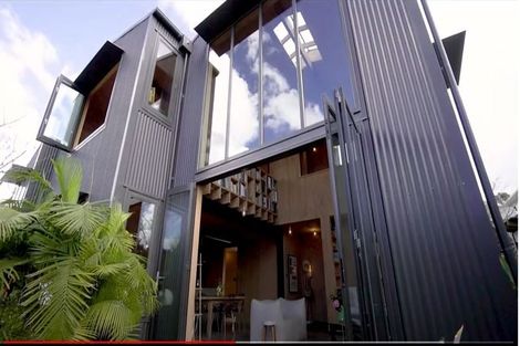 Photo of property in 21a Old Lake Road, Narrow Neck, Auckland, 0624