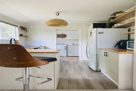 Photo of property in 8 Limmer Place, Browns Bay, Auckland, 0632