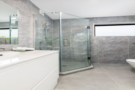 Photo of property in 10 Kari Lane, Kumeu, 0810