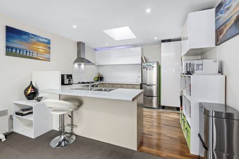 Photo of property in 2/148 Evans Bay Parade, Roseneath, Wellington, 6021