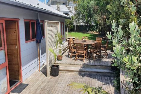 Photo of property in 39a Pohutukawa Avenue, Shelly Park, Auckland, 2014