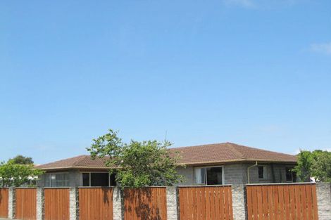 Photo of property in 10 Saint Heliers Crescent, Aranui, Christchurch, 8061