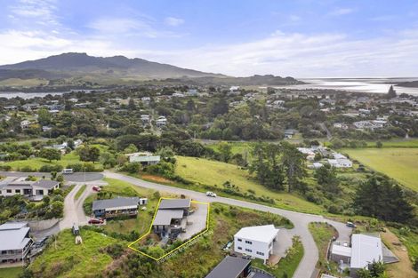 Photo of property in 21 Primrose Street, Raglan, 3225