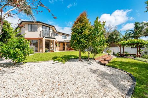 Photo of property in 39 Lake Panorama Drive, Henderson, Auckland, 0612