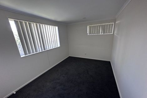 Photo of property in 30 Piriti Place, Weymouth, Auckland, 2103