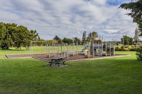 Photo of property in 45 Batten Grove, The Pines Beach, 7630