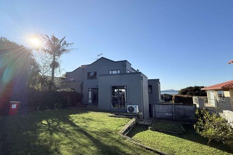 Photo of property in 16 Provence Esplanade, Te Atatu Peninsula, Auckland, 0610