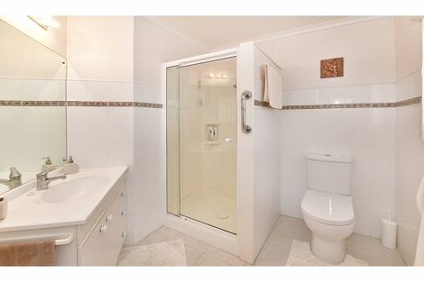 Photo of property in 15 Kath Hopper Drive, Orewa, 0931