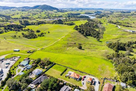 Photo of property in 6 Whaka Street, Maungaturoto, 0520