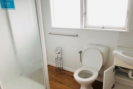 Photo of property in 71 College Road, Northcote, Auckland, 0627