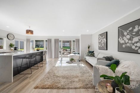 Photo of property in 38 Dannemora Drive, Dannemora, Auckland, 2016