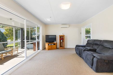 Photo of property in 15 Nash Street, Marfell, New Plymouth, 4310