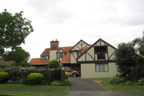 Photo of property in 124 Walter Strevens Drive, Conifer Grove, Takanini, 2112