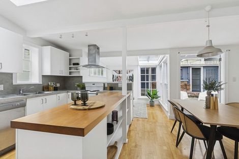 Photo of property in 7 Cottleville Terrace, Thorndon, Wellington, 6011