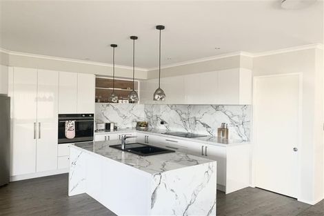 Photo of property in 9 Grove Way, Riverhead, 0820