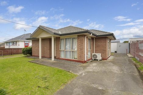 Photo of property in 2 Maire Street, Gonville, Whanganui, 4501
