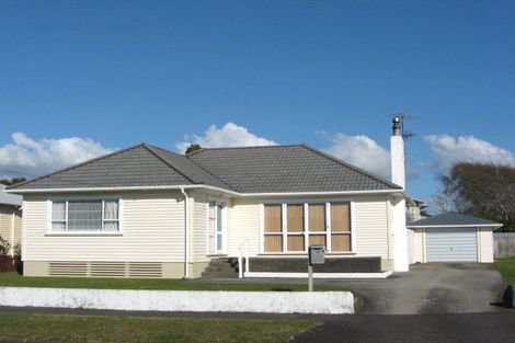 Photo of property in 26 Karaka Street, Merrilands, New Plymouth, 4312