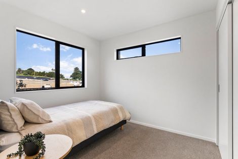Photo of property in 8/4 Limestone Drive, Hobsonville, Auckland, 0616
