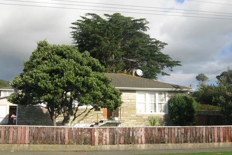 Photo of property in 70 Driver Crescent, Cannons Creek, Porirua, 5024