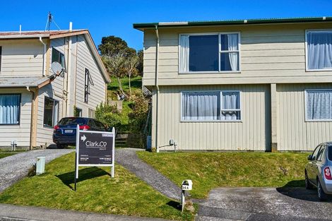 Photo of property in 34a Colchester Crescent, Newlands, Wellington, 6037