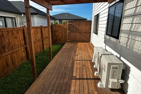 Photo of property in 35 Johns Creek Crescent, Silverdale, 0932