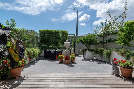 Photo of property in 1/2a Queens Parade, Devonport, Auckland, 0624