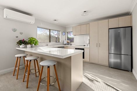 Photo of property in 6 Matthews Place, Taradale, Napier, 4112