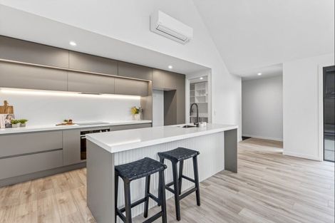 Photo of property in 10 Kamana Rise, Wanaka, 9382