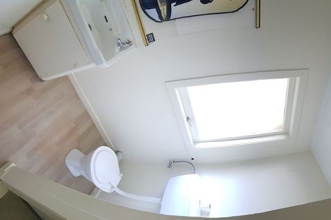 Photo of property in 2/7 Huapai Street, Onehunga, Auckland, 1061