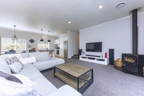 Photo of property in 2/59 Jaemont Avenue, Te Atatu South, Auckland, 0610