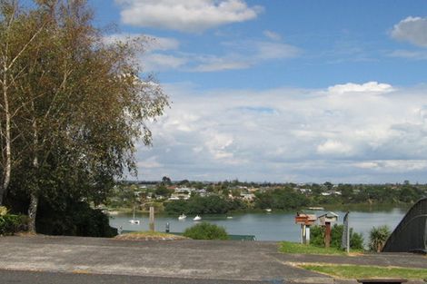 Photo of property in 171 West Harbour Drive, West Harbour, Auckland, 0618