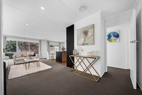 Photo of property in 3 Regency Place, Sunnynook, Auckland, 0632