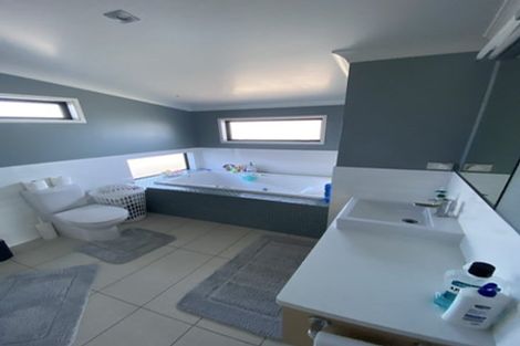 Photo of property in 71 Rototuna Road, Rototuna, Hamilton, 3210