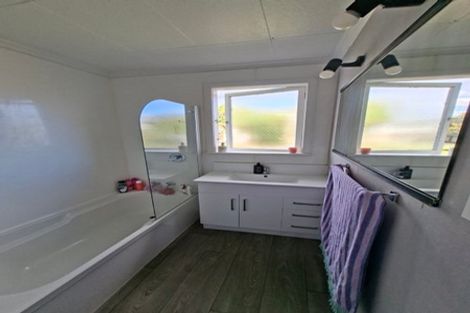 Photo of property in 34 Bartholomew Road, Levin, 5510