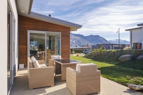 Photo of property in 24 Makomako Road, Wanaka, 9305