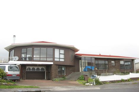 Photo of property in 6 Mallinder Place, Oakura, 4314