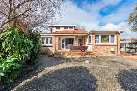 Photo of property in 39 Titirangi Road, New Lynn, Auckland, 0600