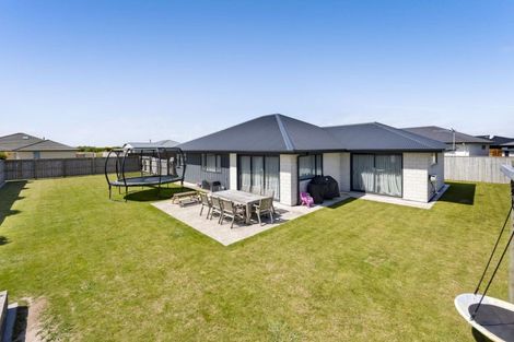 Photo of property in 35 County Drive, Hawera, 4610